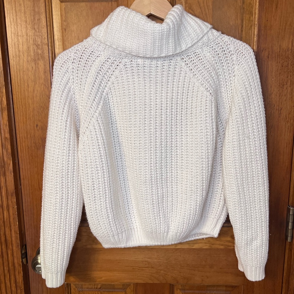 EUC Moon and Madison white crop sweater oversized turtleneck size M - Picture 5 of 5